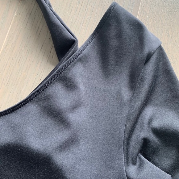 Frankie’s bikinis speedy long sleeves crop top size medium - Picture 9 of 9
